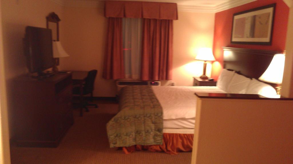 Robinson Inn And Suites 외부 사진