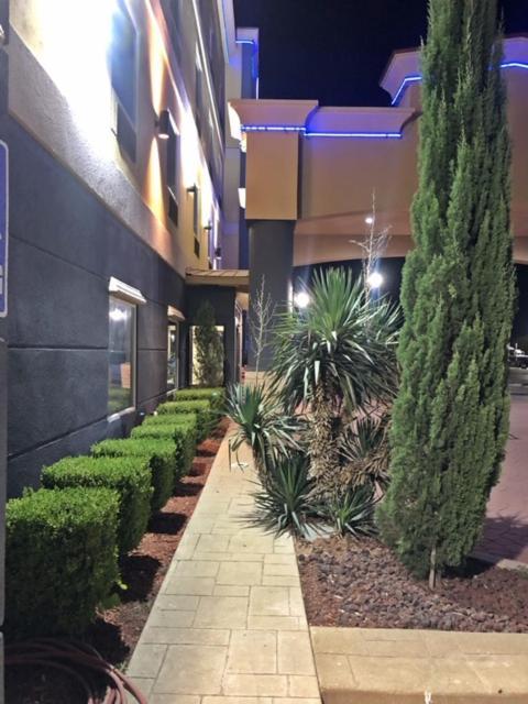 Robinson Inn And Suites 외부 사진